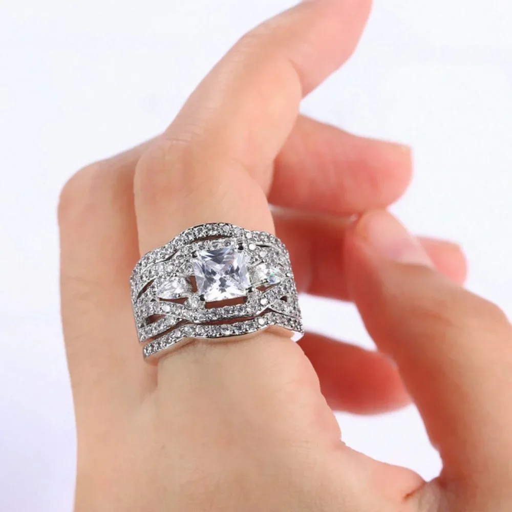 *NEW 18K White Gold Princess Cut Diamond 3PC Ring